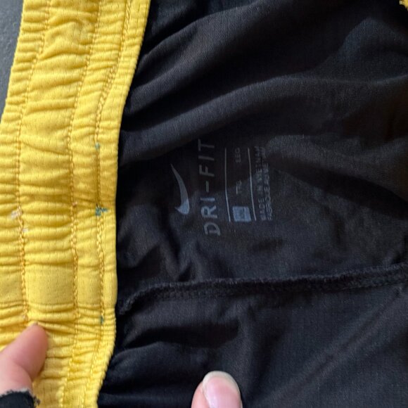 Nike short - Picture 5 of 6